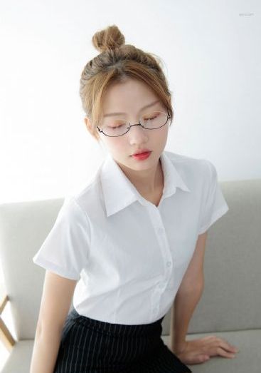 夫妻两人看b站伤感电视剧