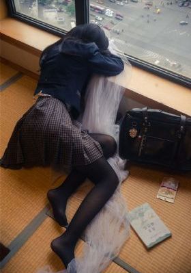谁杀了她